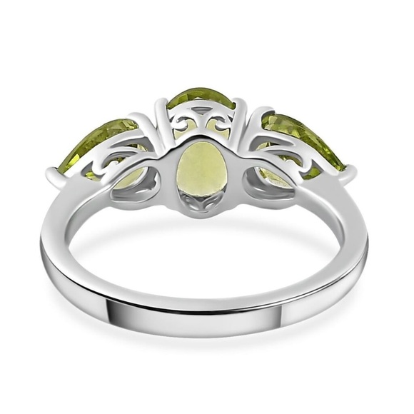 Sterling Silver and Peridot Green Gemstone Ring - Picture 11 of 14